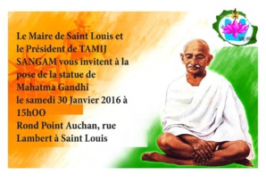 POSE D'UNE STATUE DE GANDHI À SAINT-LOUIS (ÎLE DE LA RÉUNION) 