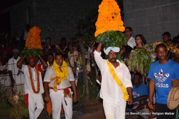 MARCHE SUR LE FEU CHEZ LA FAMILLE MOUTAYE À TERRE-SAINTE 2016