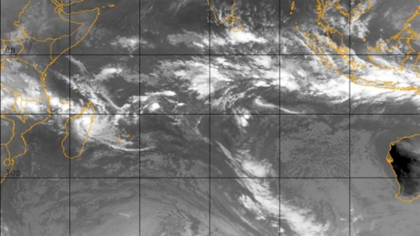 Deux systèmes dépressionnaires près de la Réunion