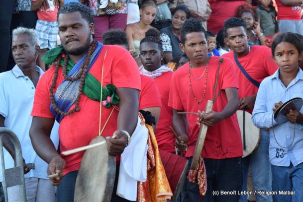 MARCHE SUR LE FEU TANAMBO À SAINT-PIERRE 2016