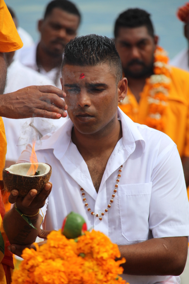 MARCHE SUR LE FEU BOIS LAIT CASERNES À SAINT-PIERRE 2016