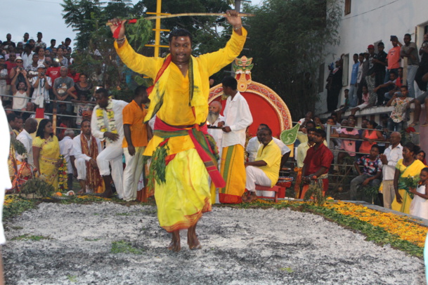 MARCHE SUR LE FEU CHAPELLE MARMAILLE LE GOL 2016