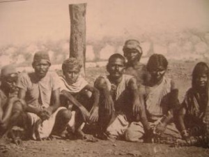 LE CALVAIRE DES ENGAGES INDIENS A LA REUNION