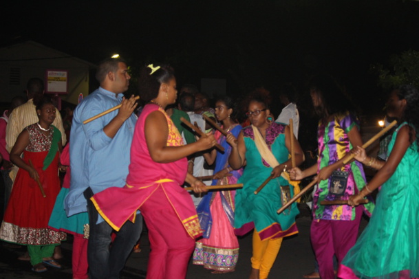 4ÈME OUTCHVAM SITTIRAÏ CAVADEE 2016 TEMPLE NARASSINGUA PEROUMAL