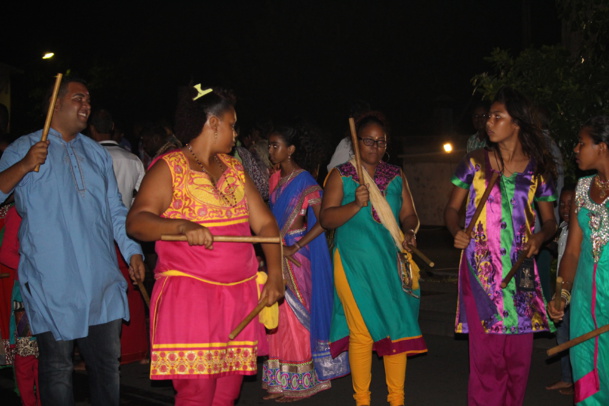 4ÈME OUTCHVAM SITTIRAÏ CAVADEE 2016 TEMPLE NARASSINGUA PEROUMAL 4ÈME OUTCHVAM SITTIRAÏ CAVADEE 2016 TEMPLE NARASSINGUA PEROUMAL