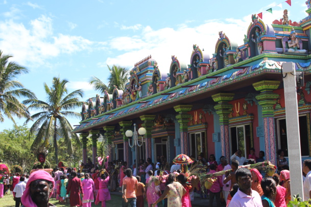 SITTIRAÏ CAVADEE 2016 AU TEMPLE NARASSINGUA PEROUMAL DE SAINT-PIERRE