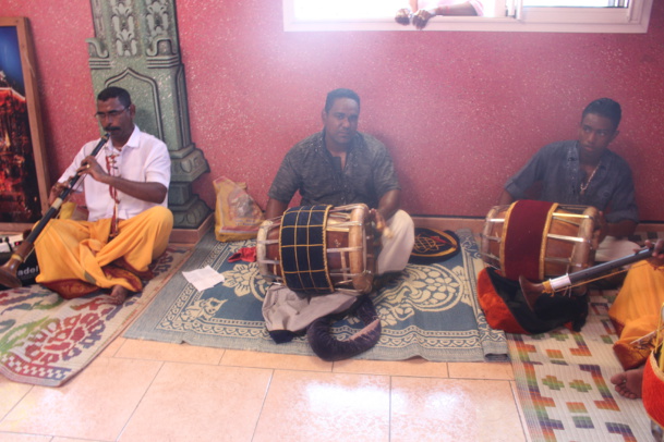 SITTIRAÏ CAVADEE 2016 AU TEMPLE NARASSINGUA PEROUMAL DE SAINT-PIERRE