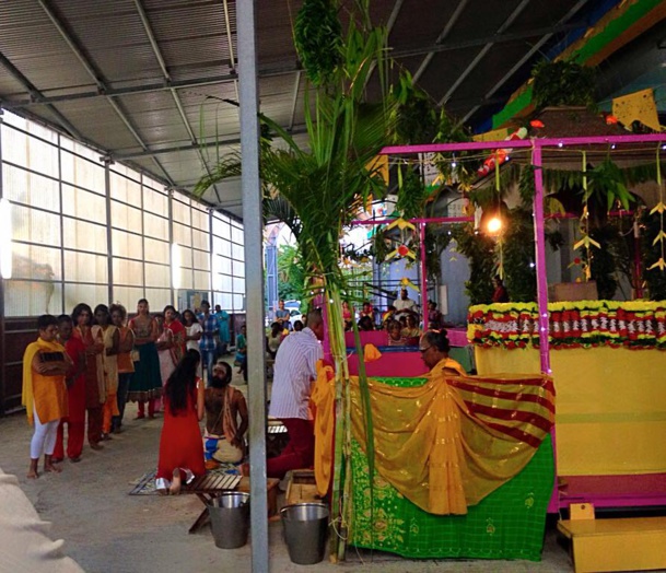 DÉBUT DES FESTIVITÉS POUR LA DÉESSE MARIAMMAN AU TEMPLE SIVA SOUPRAMANIEN DE ST-BENOIT