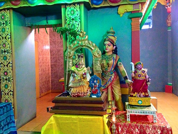 DÉBUT DES FESTIVITÉS POUR LA DÉESSE MARIAMMAN AU TEMPLE SIVA SOUPRAMANIEN DE ST-BENOIT