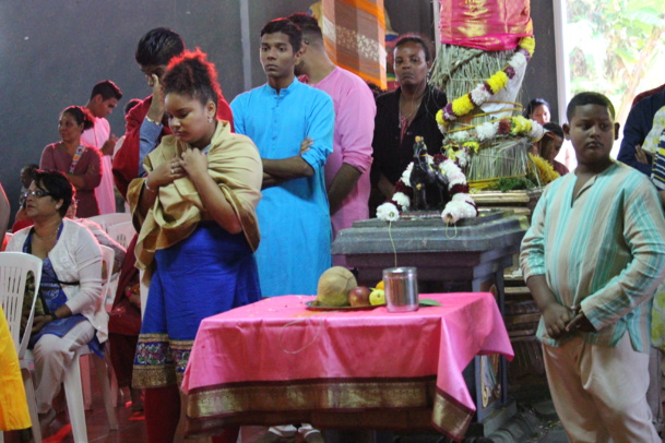 VAÏKÂSI VISÂGAM KÂVADI 2016 : TEMPLE SIVA SOUPRAMANIEN DE SAINT-BENOÎT 