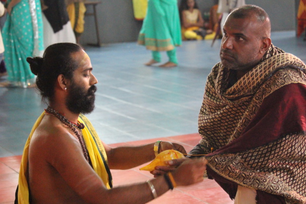 VAÏKÂSI VISÂGAM KÂVADI 2016 : TEMPLE SIVA SOUPRAMANIEN DE SAINT-BENOÎT 