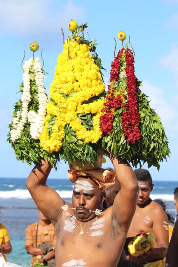 FÊTE MARIAMMAN 2016 AU KÔVIL SANGUILI KAROUPPA SWAMY (A.C.K.S.K.S) DE BOIS D'OLIVE