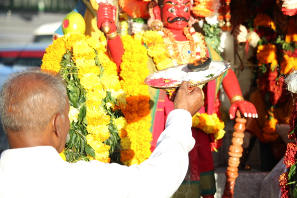 MARCHE SUR LE FEU 2016 AU TEMPLE OM SHAKTI À TROIS-MARES, LE TAMPON MARCHE SUR LE FEU 2016 AU TEMPLE OM SHAKTI À TROIS-MARES, LE TAMPON