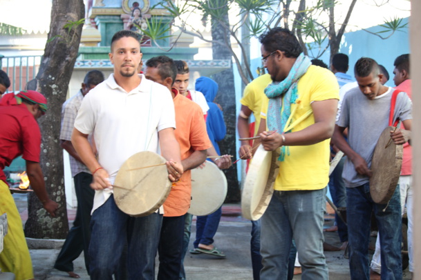FÊTE KÂLI 2016 AU TEMPLE DU CHAUDRON À SAINT-DENIS FÊTE KÂLI 2016 AU TEMPLE DU CHAUDRON À SAINT-DENIS