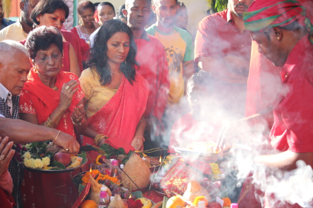 FÊTE KÂLI 2016 AU TEMPLE DU CHAUDRON À SAINT-DENIS