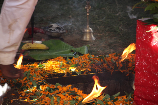 FÊTE KÂLI 2016 AU TEMPLE DU CHAUDRON À SAINT-DENIS