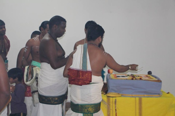 Swami Dikshai: Des jeunes hindous initiés par un swami au Gol à Saint-Louis 