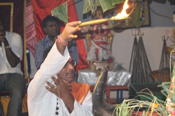 DÉBUT DES FESTIVITÉS EN L'HONNEUR DE KÂLI AU TEMPLE PANDIALE PRIMAT DE ST-DENIS 2016 DÉBUT DES FESTIVITÉS EN L'HONNEUR DE KÂLI AU TEMPLE PANDIALE PRIMAT DE ST-DENIS 2016