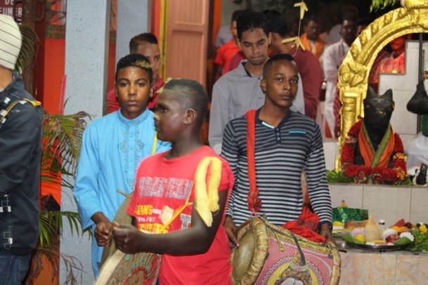 DÉBUT DES FESTIVITÉS EN L'HONNEUR DE KÂLI AU TEMPLE PANDIALE PRIMAT DE ST-DENIS 2016