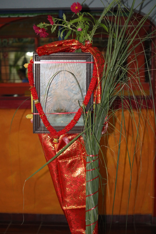DÉBUT DES FESTIVITÉS EN L'HONNEUR DE KÂLI AU TEMPLE PANDIALE PRIMAT DE ST-DENIS 2016 DÉBUT DES FESTIVITÉS EN L'HONNEUR DE KÂLI AU TEMPLE PANDIALE PRIMAT DE ST-DENIS 2016