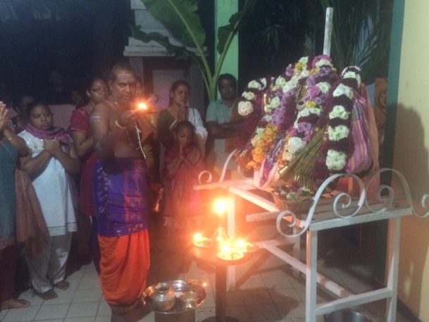 DÉBUT DU CAVADEE AU TEMPLE BALA MURUGA DE BASSE-TERRE