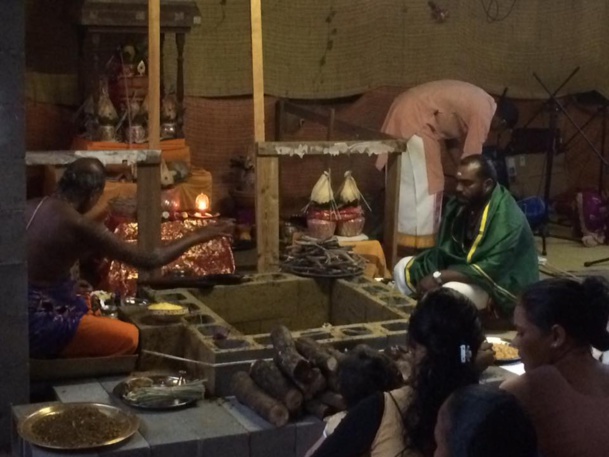 DÉBUT DU CAVADEE AU TEMPLE BALA MURUGA DE BASSE-TERRE