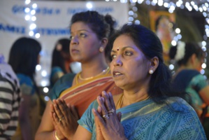 PRIÈRES HINDOUES QUOTIDIENNES PRIÈRES HINDOUES QUOTIDIENNES