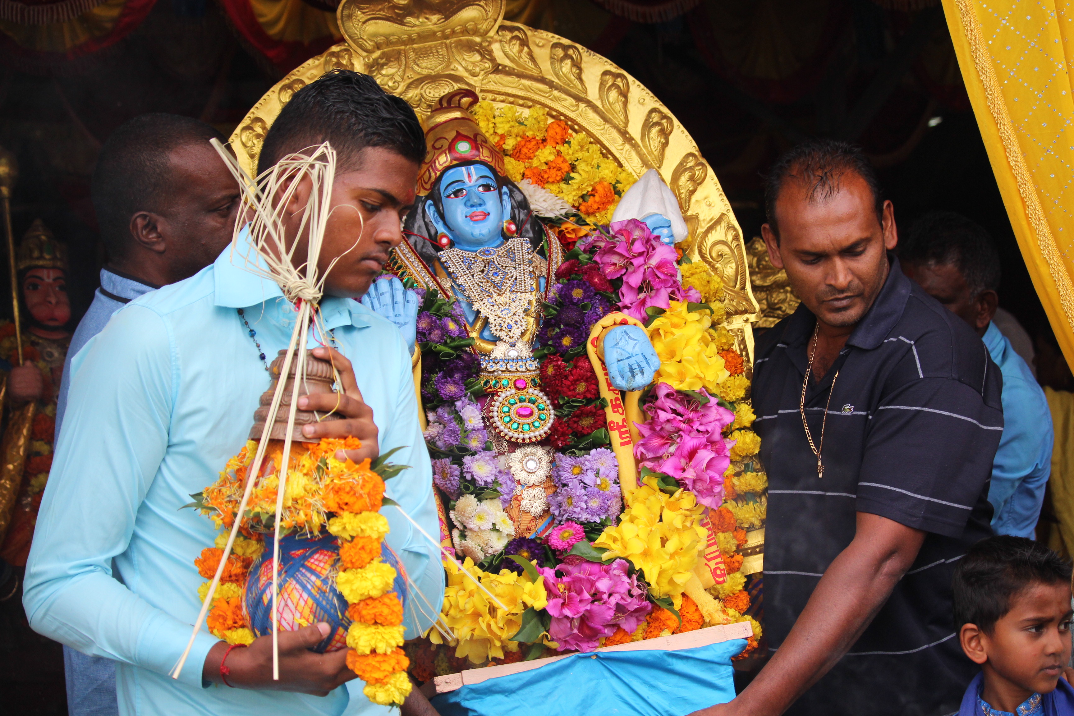 FÊTE PEROUMAL AU TEMPLE PANDIALÉ PRIMAT DE SAINT-DENIS 