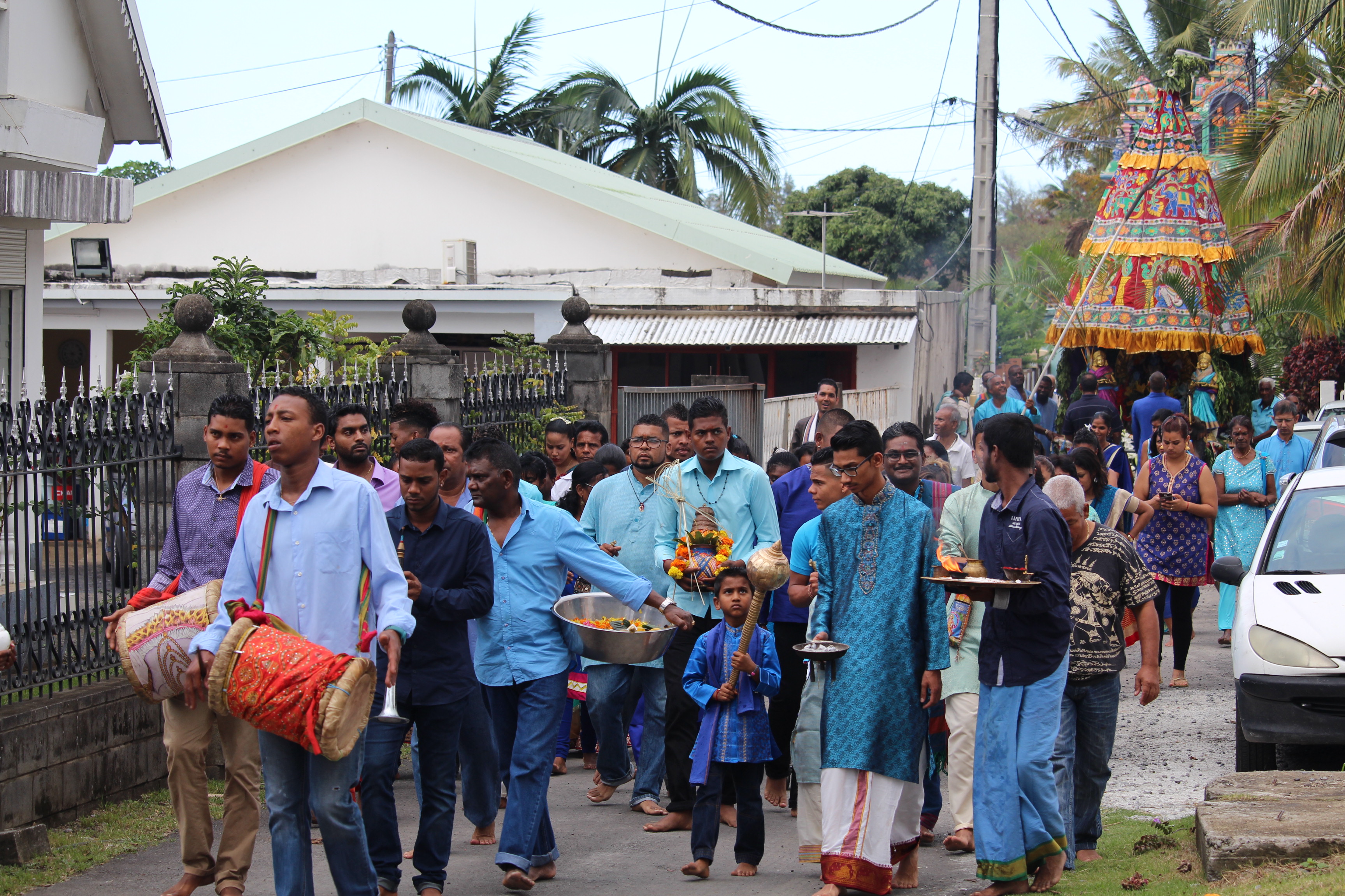 FÊTE PEROUMAL AU TEMPLE PANDIALÉ PRIMAT DE SAINT-DENIS 