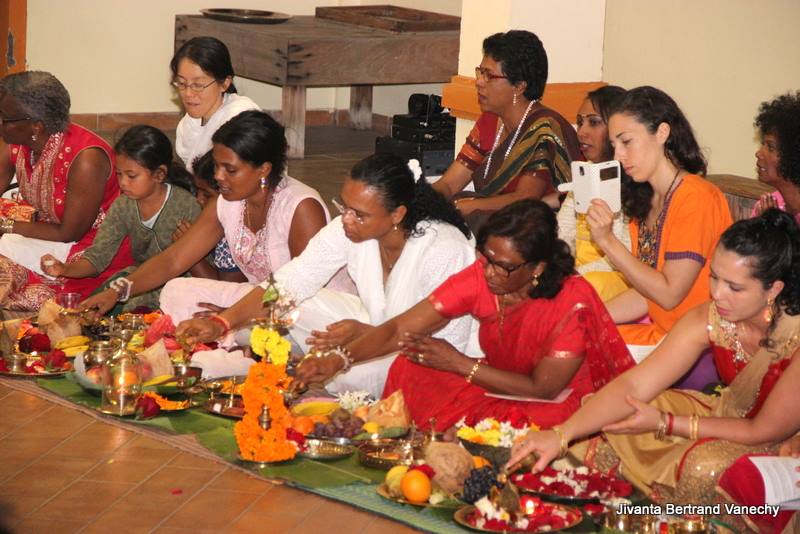 CÉLÉBRATION DU DIPAVALI 2016 À L'ASHRAM DU PORT