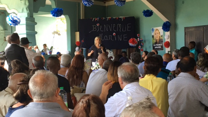 Marine Le Pen partage un repas dans un temple tamoul