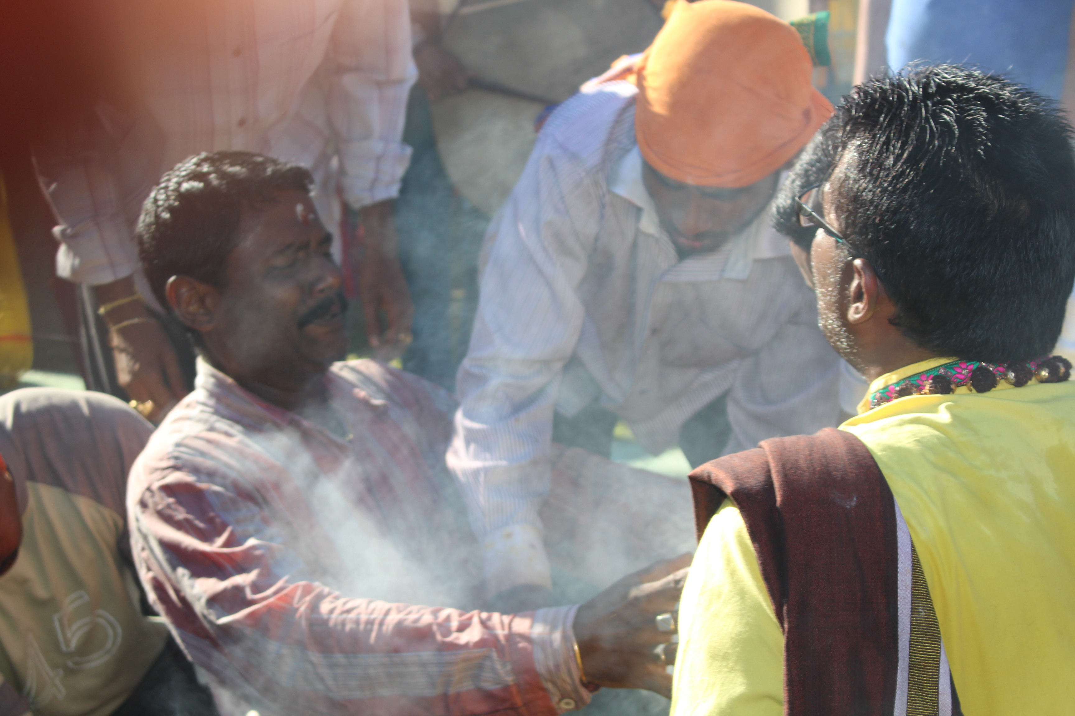 MARCHE SUR LE FEU AU TEMPLE PANDIALE PRIMAT 2016