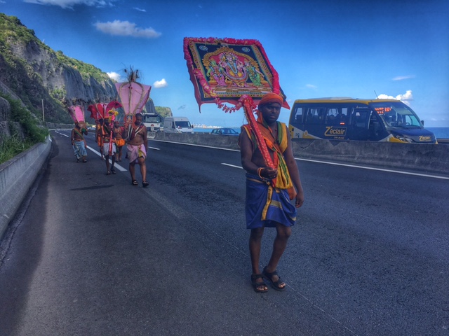 LE TOUR DE L'ÎLE EN CAVADEE