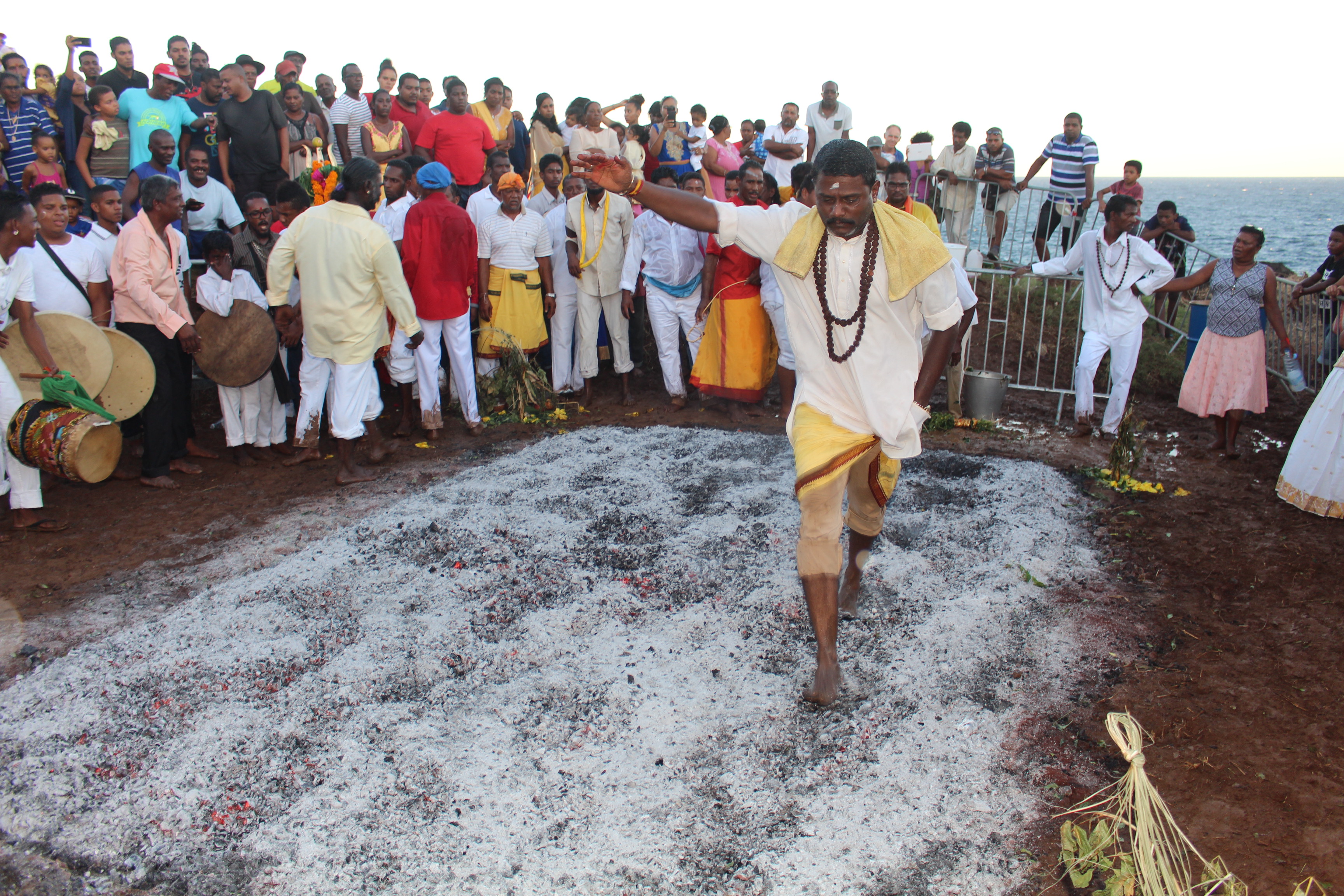 MARCHE SUR LE FEU TANAMBO SAINT-PIERRE (FAMILLE BARRET) 2017