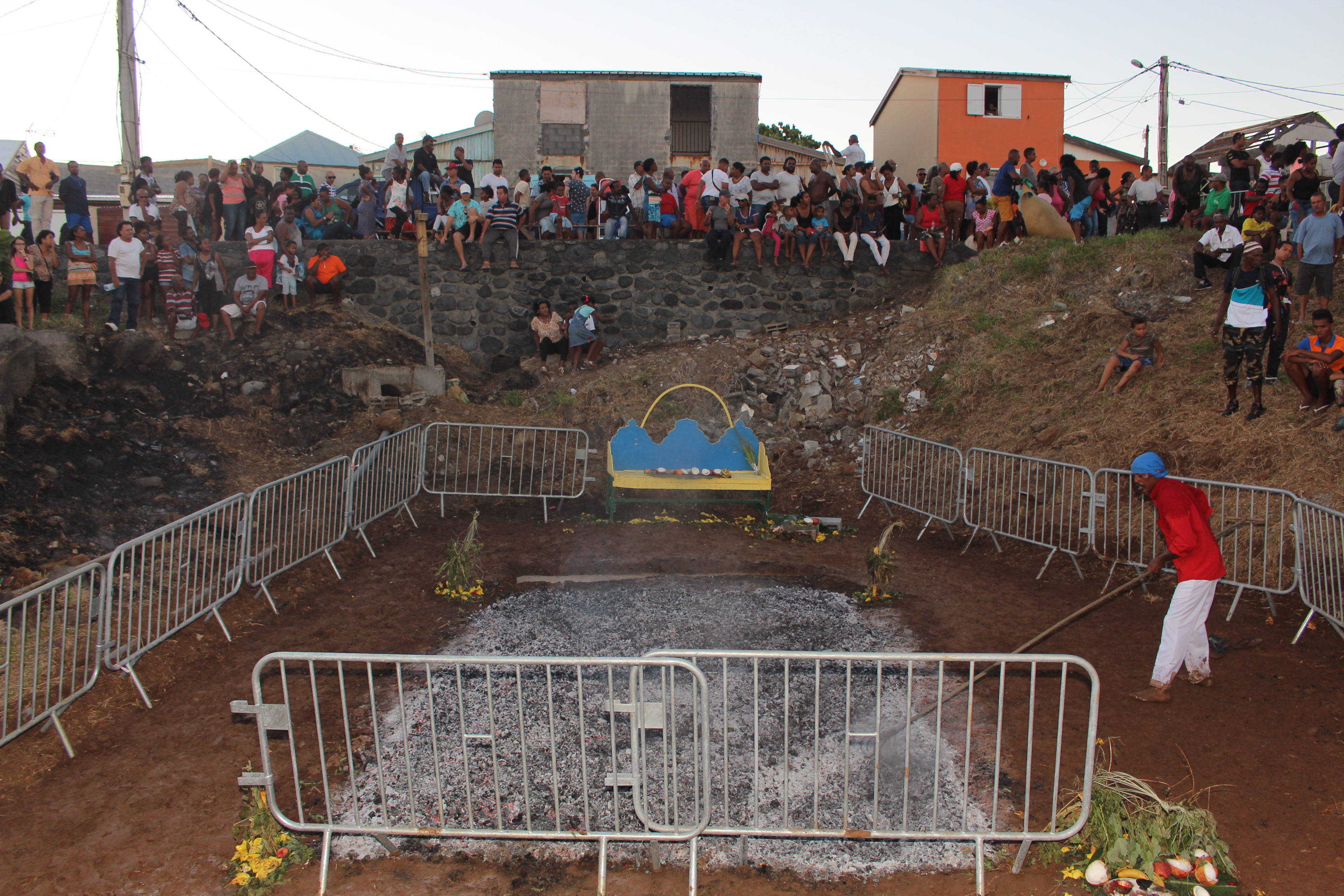 MARCHE SUR LE FEU TANAMBO SAINT-PIERRE (FAMILLE BARRET) 2017