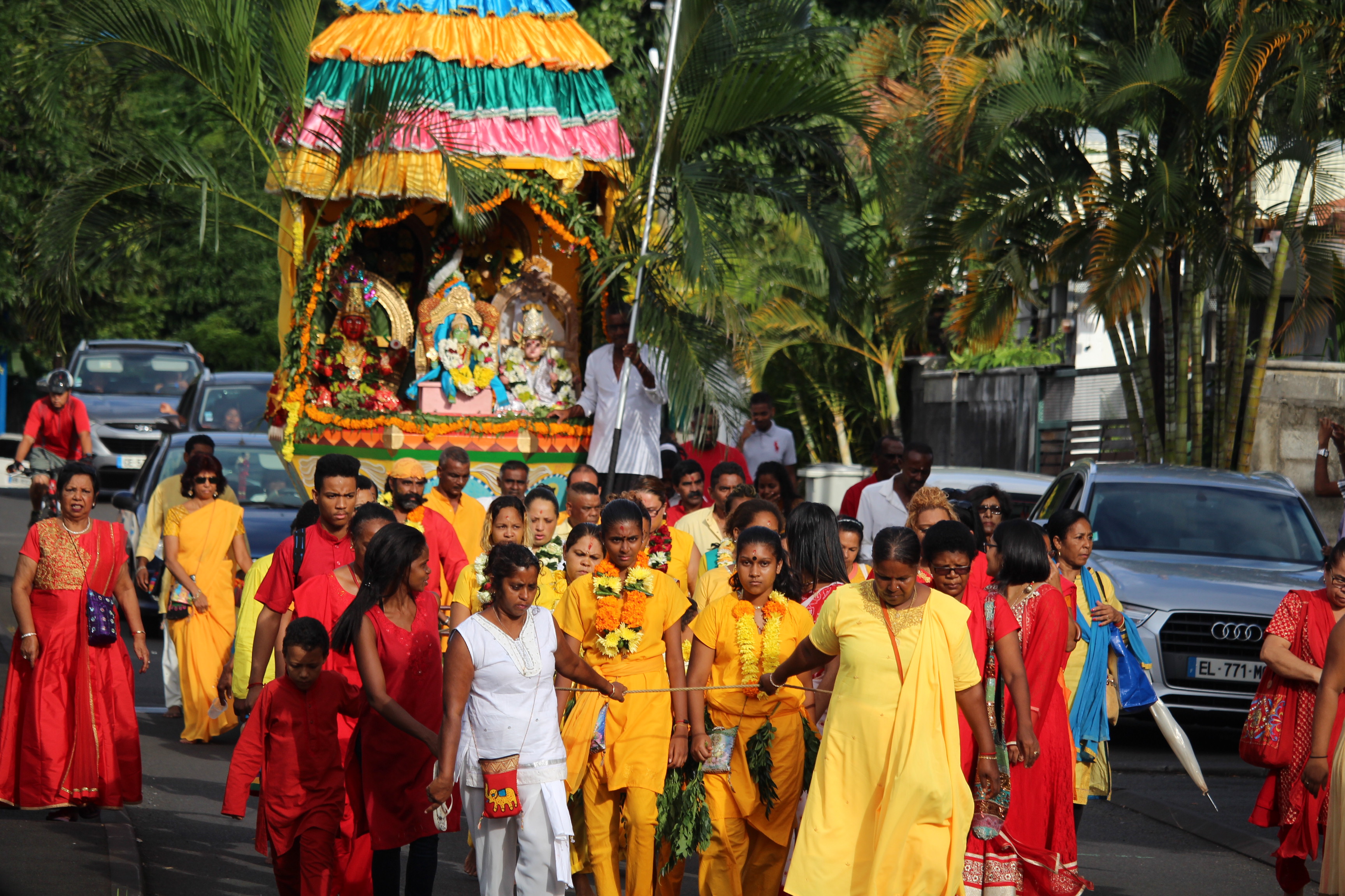 MARCHE SUR LE FEU AU TEMPLE GILLOT 2017