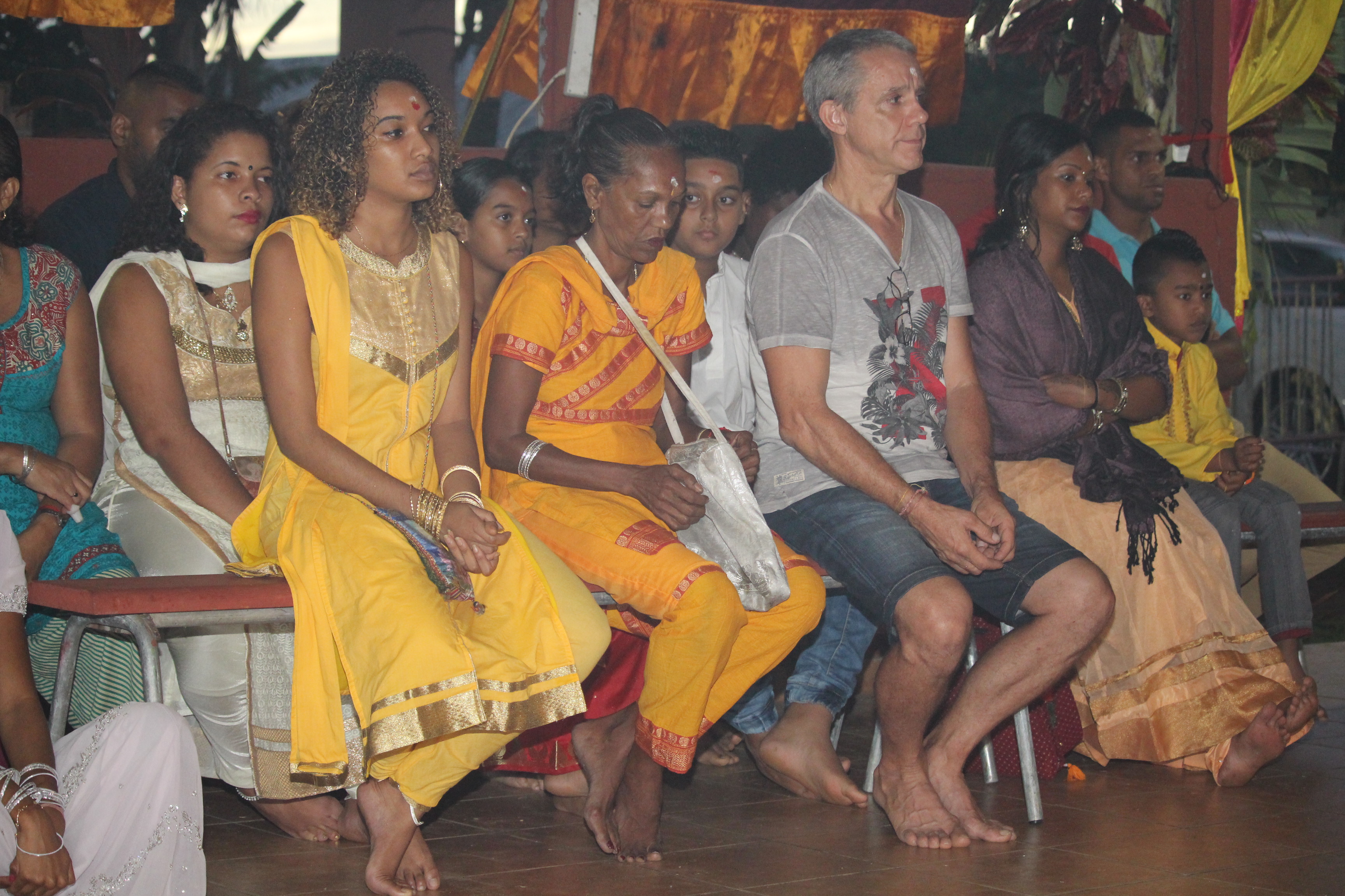 DÉBUT FÊTE MARIAMMAN AU TEMPLE PANDIALÉ PRIMAT