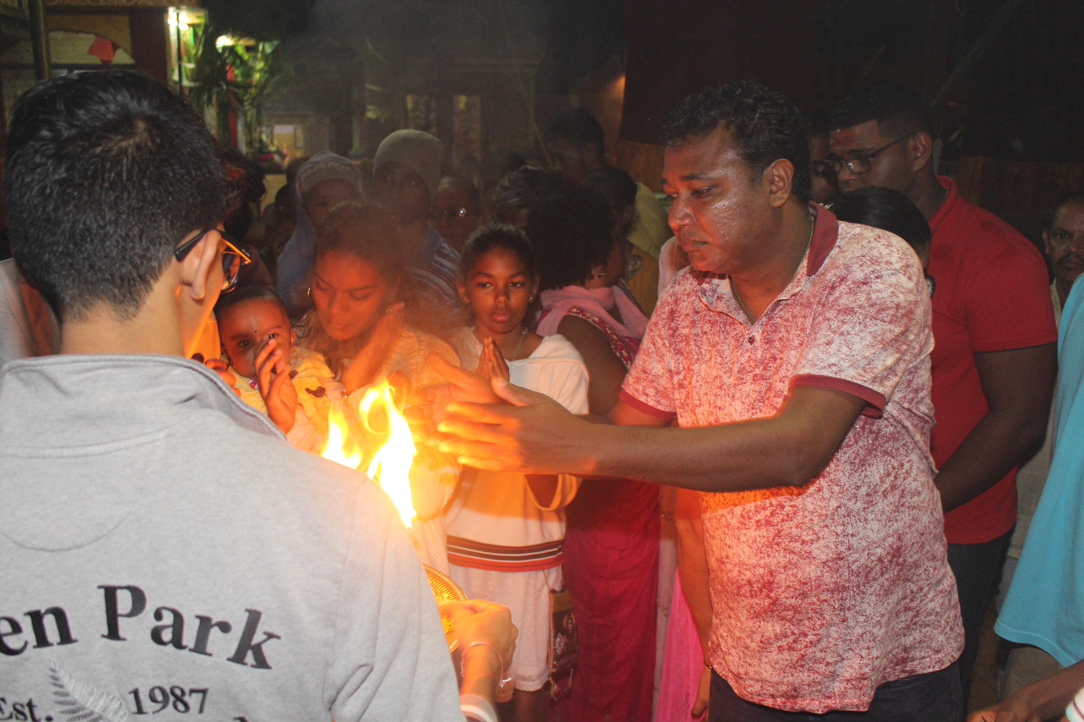 DÉBUT FÊTE MARIAMMAN AU TEMPLE PANDIALÉ PRIMAT