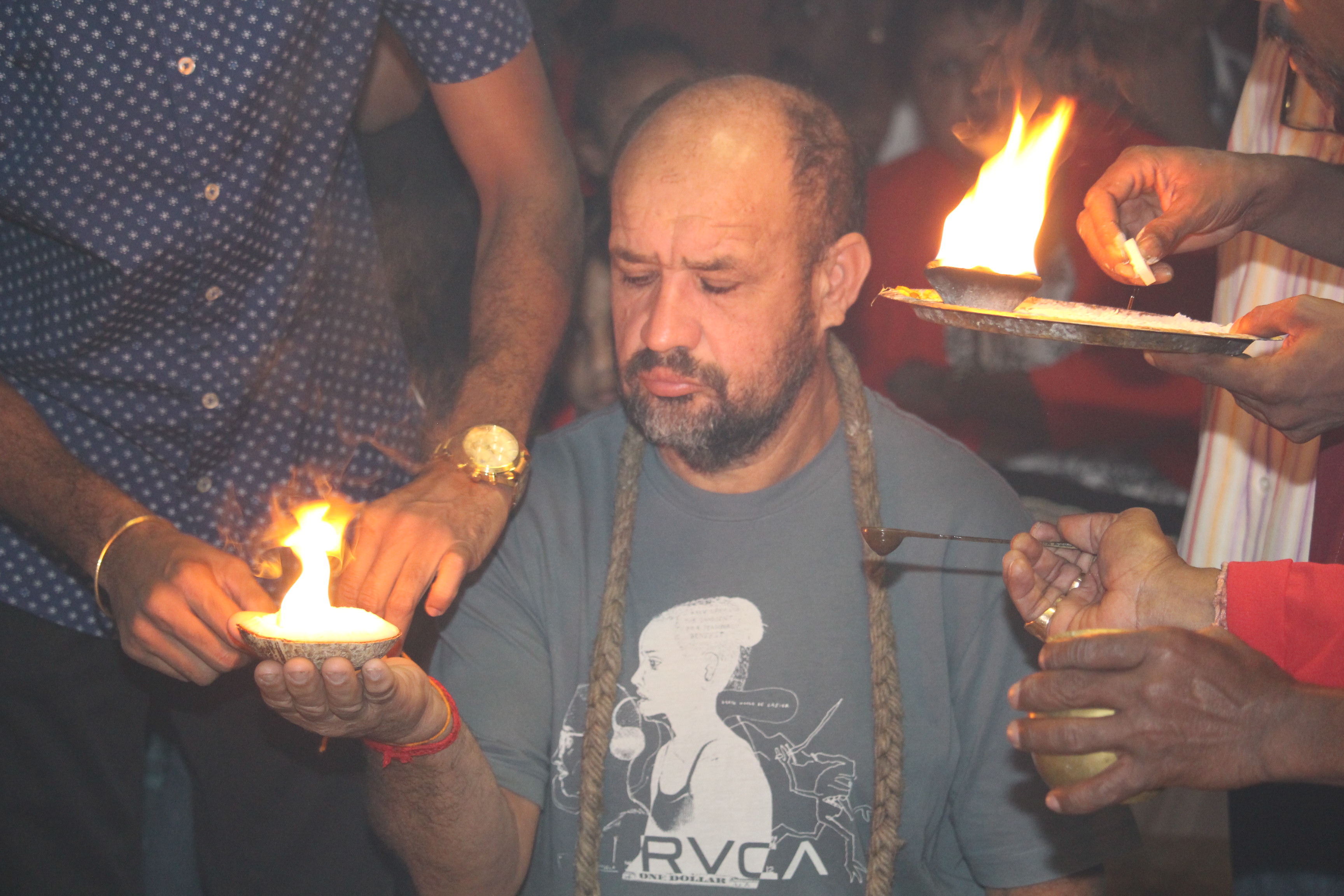 DÉBUT DES FESTIVITÉS POUR MAHA KÂLI AU TEMPLE PANDIALÉ PRIMAT DE ST-DENIS