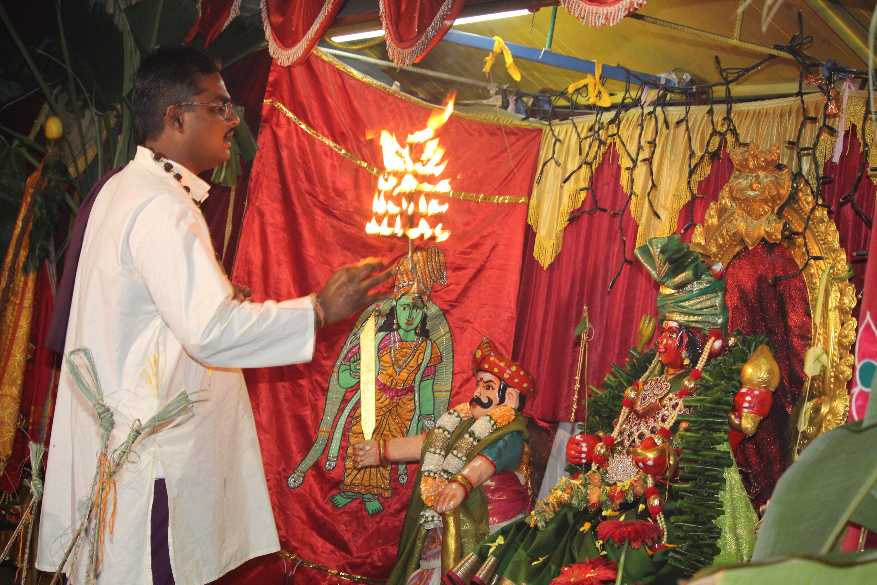 DÉBUT DES FESTIVITÉS POUR MAHA KÂLI AU TEMPLE PANDIALÉ PRIMAT DE ST-DENIS