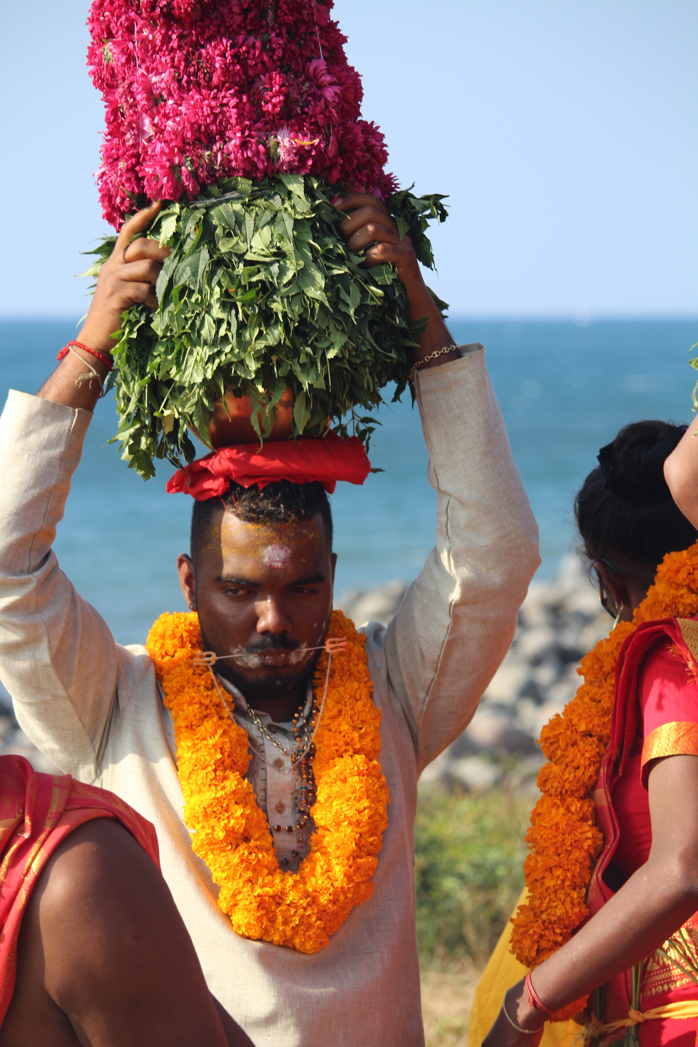 MARCHE SUR LE FEU AU TEMPLE FAMILIAL VAÏTY 2017