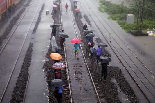 Bombay paralysée par les pluies diluviennes de la mousson