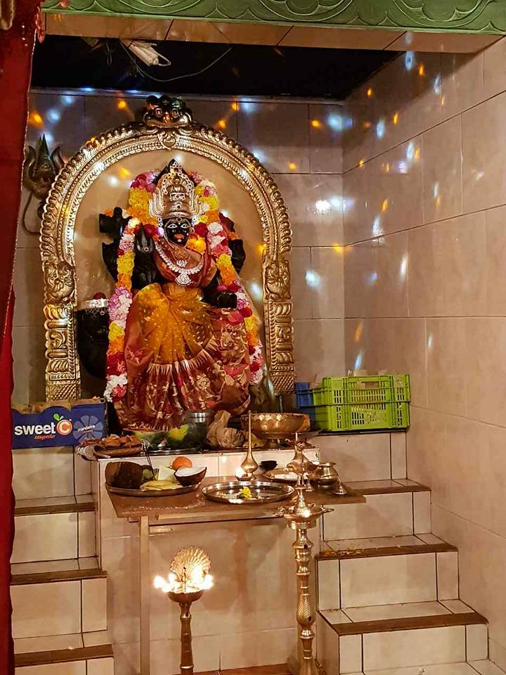 NAVARATRI : DURGA POOJA 1ER OUTCHAVAL AU TEMPLE ARUMIGOU SHRI VEERAKARLI DE ST-LEU