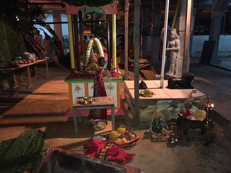 NAVARATRI : 1ER OUTCHAVAL AU TEMPLE KARLY DERRIÈRE BAZAR ST-PIERRE