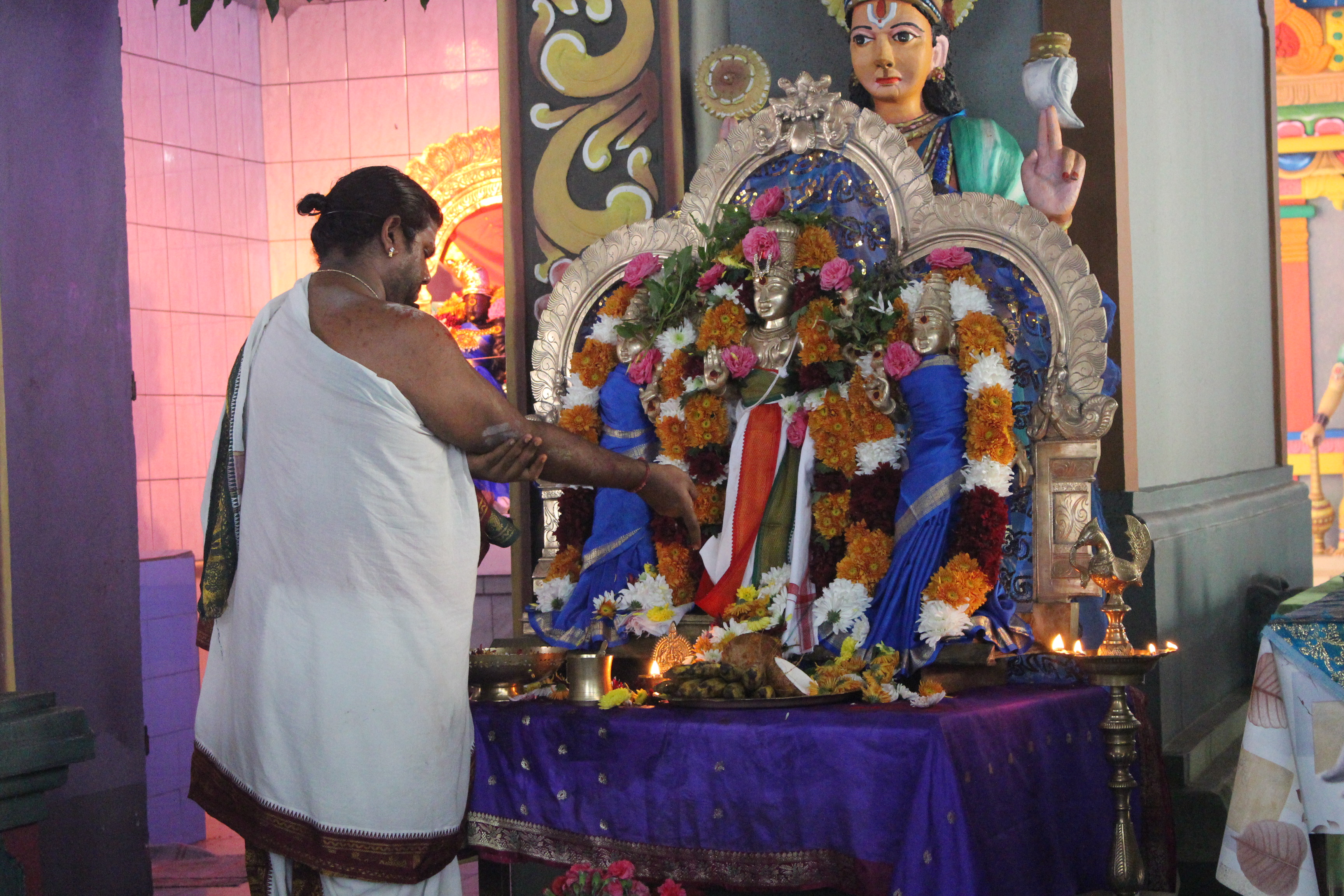 1ER FÊTE GÔVINDEN AU TEMPLE SIVA SOUPRAMANIEN DE ST-BENOÎT 