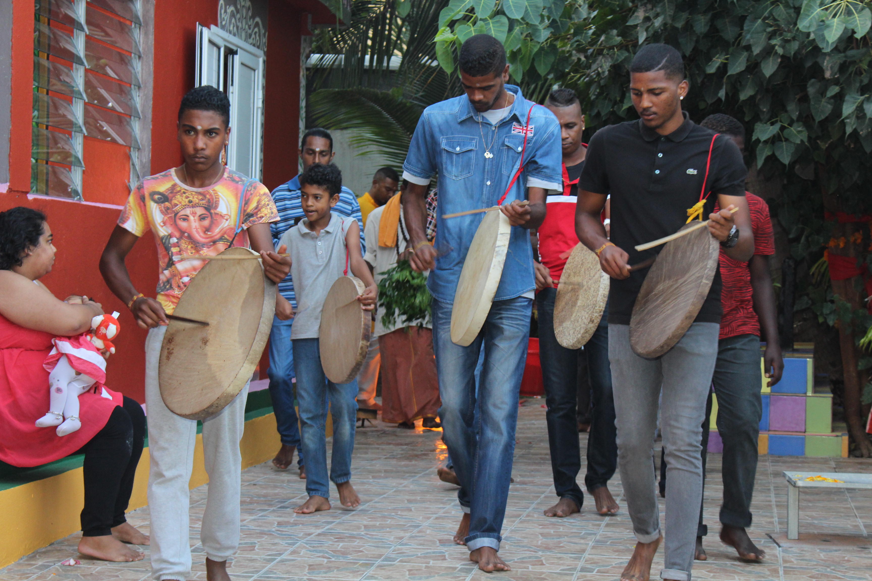 1ER FÊTE MARCHE SUR LE FEU AU TEMPLE PANDIALE PRIMAT 