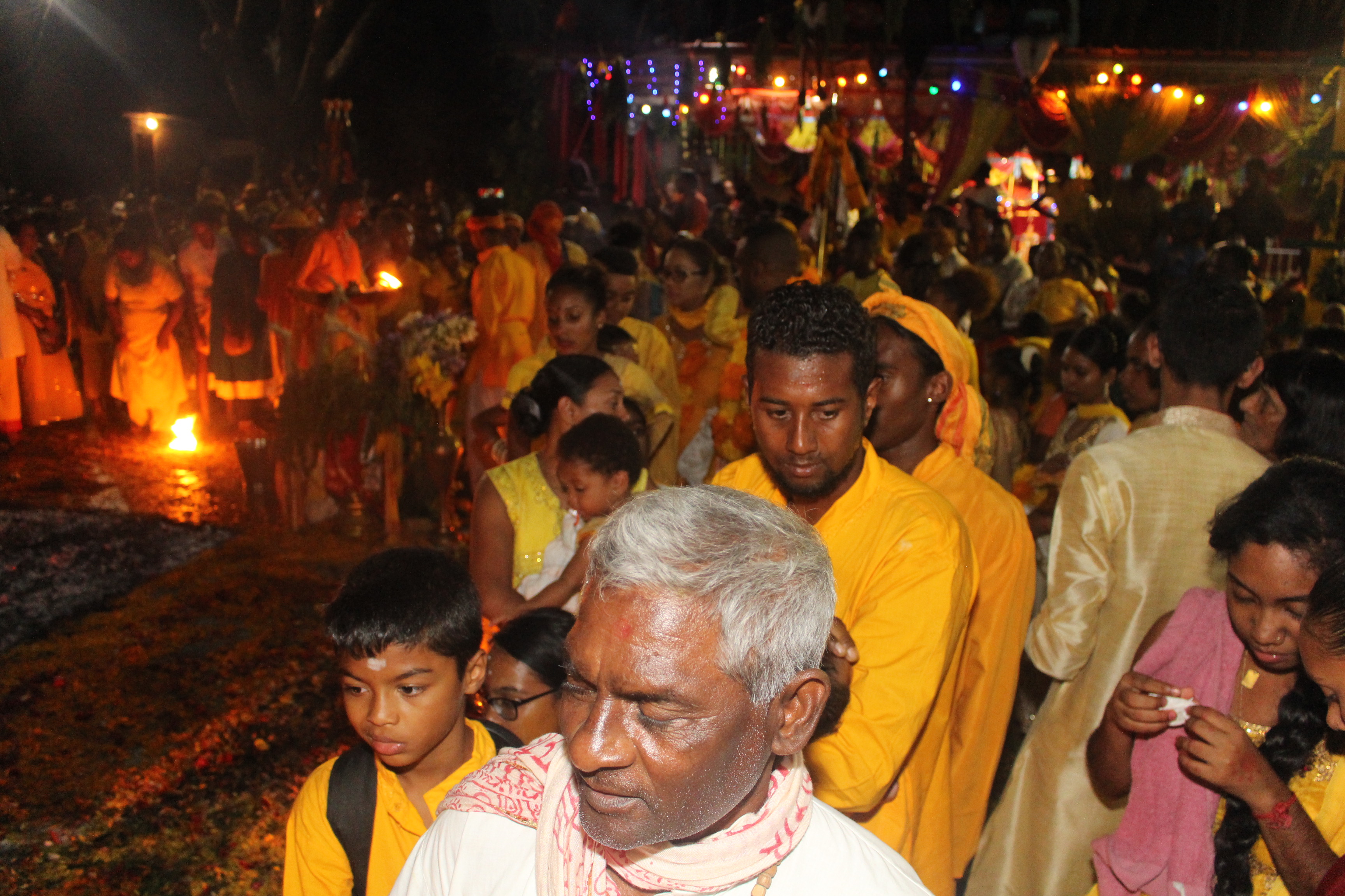 MARCHE SUR LE FEU AU TEMPLE PANDIALE PRIMAT 2017