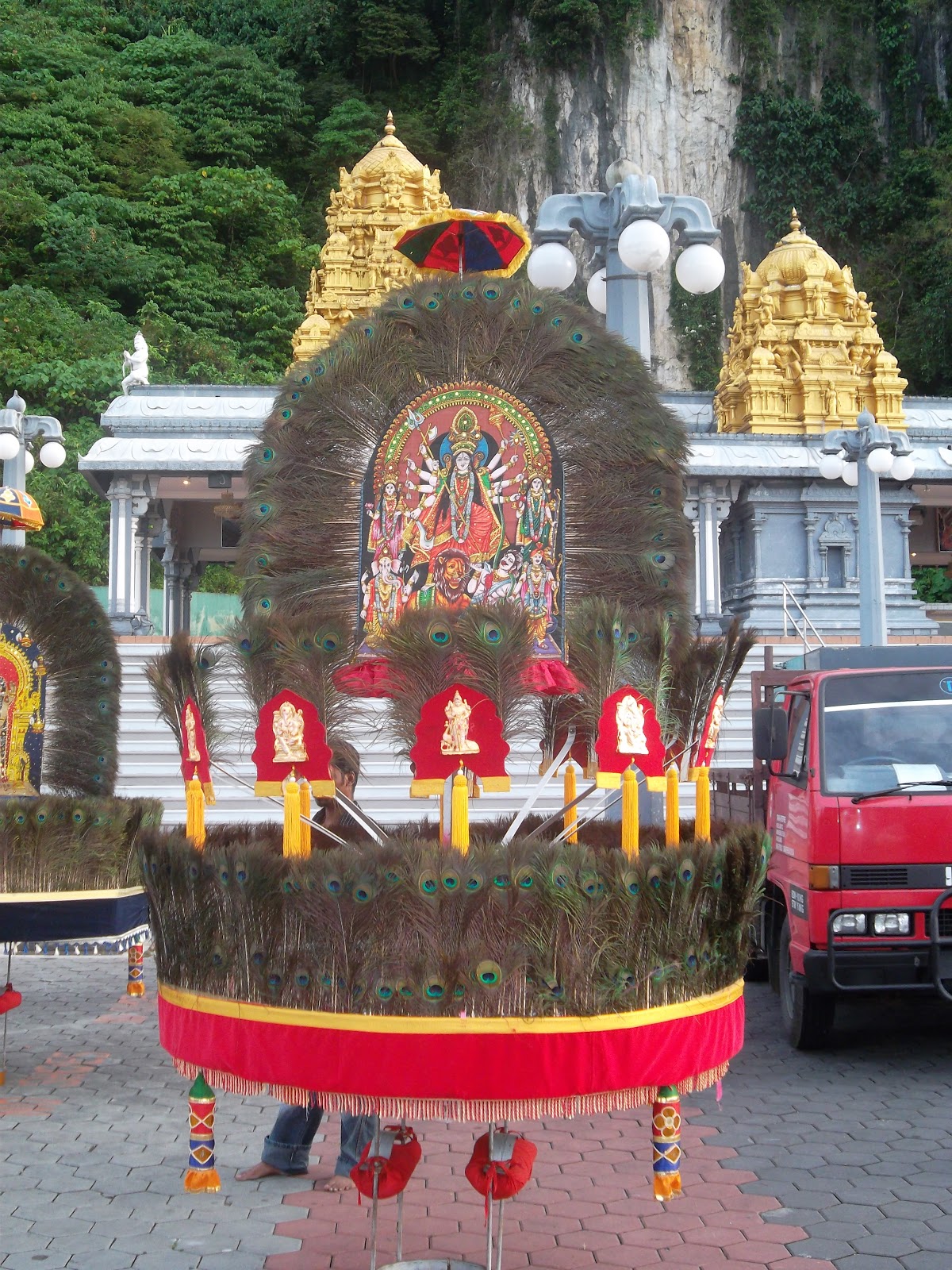 5 TYPES DE KAVADI POUR LE THAIPUSAM