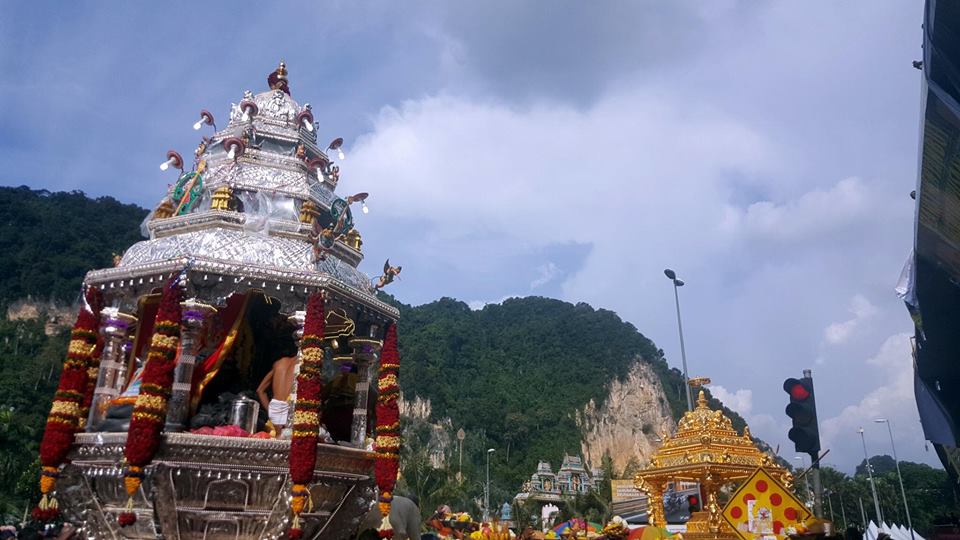 TAÏ POOSAM KÂVADI 2018 AU TEMPLE SRI SUBRAMANIAR BATU CAVES EN MALAISIE 