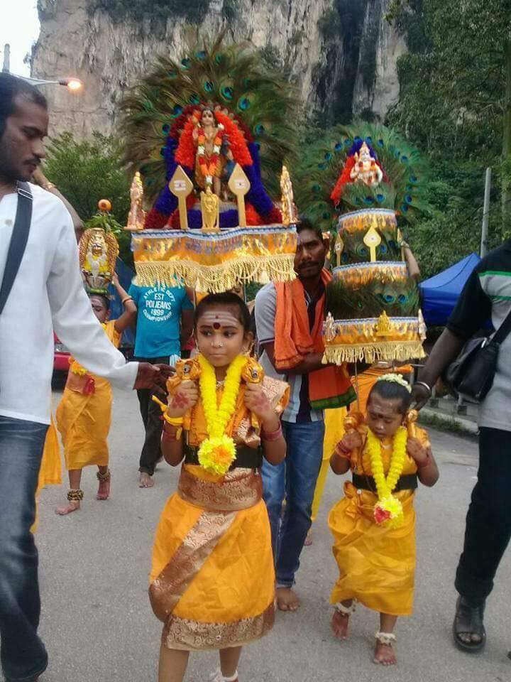 TAÏ POOSAM KÂVADI 2018 AU TEMPLE SRI SUBRAMANIAR BATU CAVES EN MALAISIE 